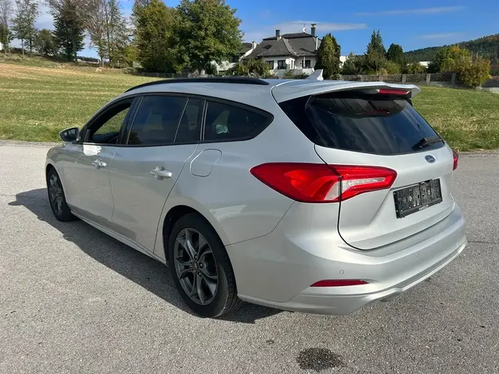Ford Focus 2020 photo 2