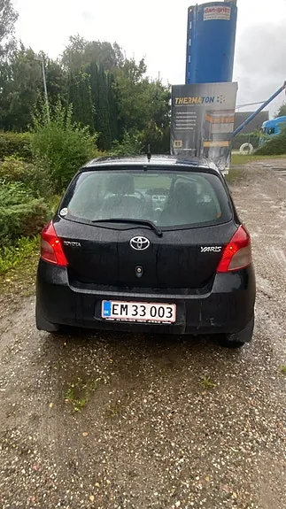 Toyota Yaris 2009 photo 2