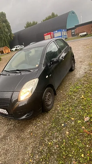 Toyota Yaris 2009 photo 3