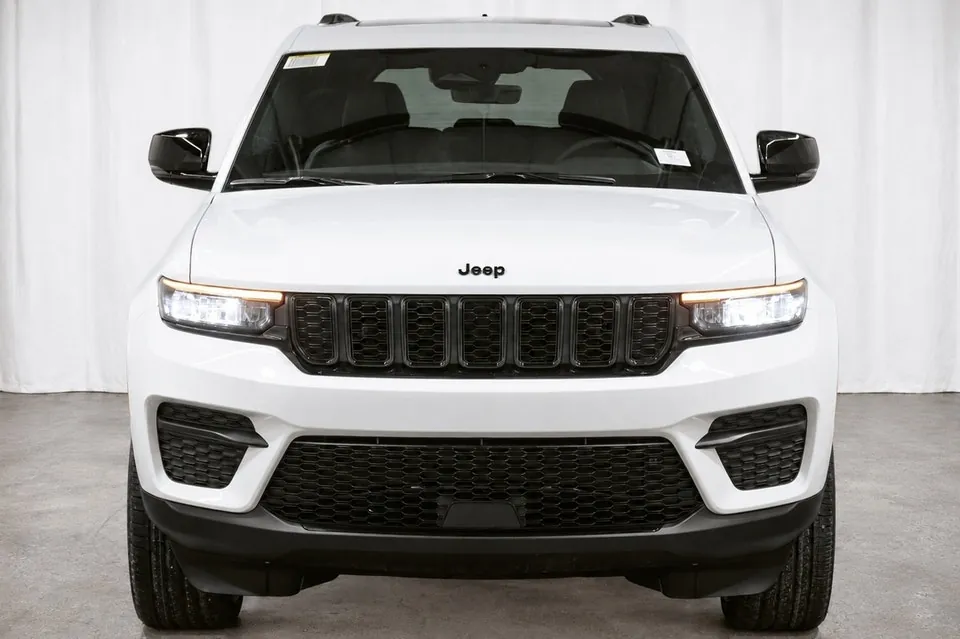 Jeep Grand Cherokee 2025 photo 2