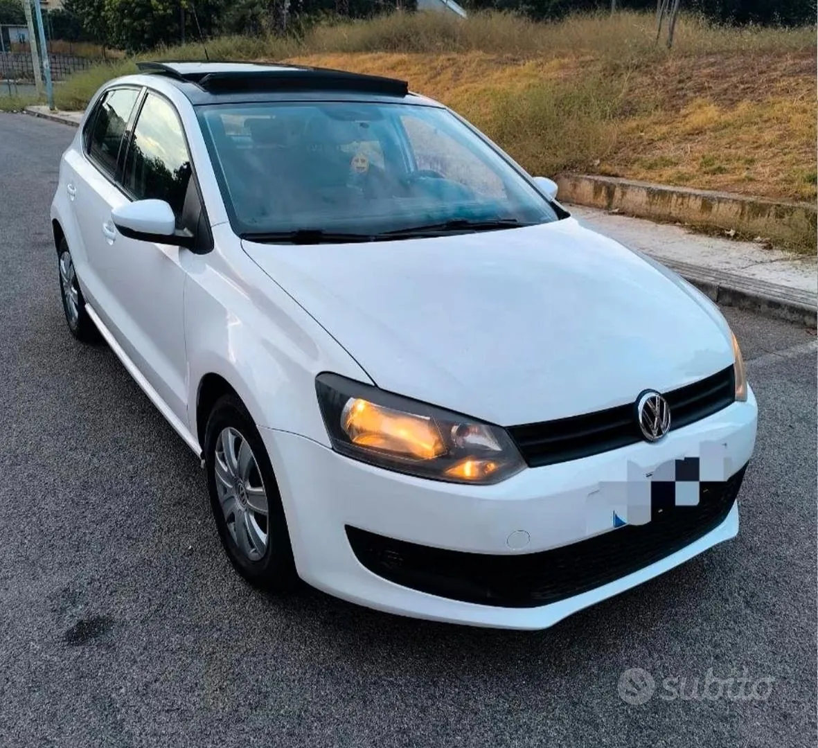 Volkswagen Polo 2011 photo 2