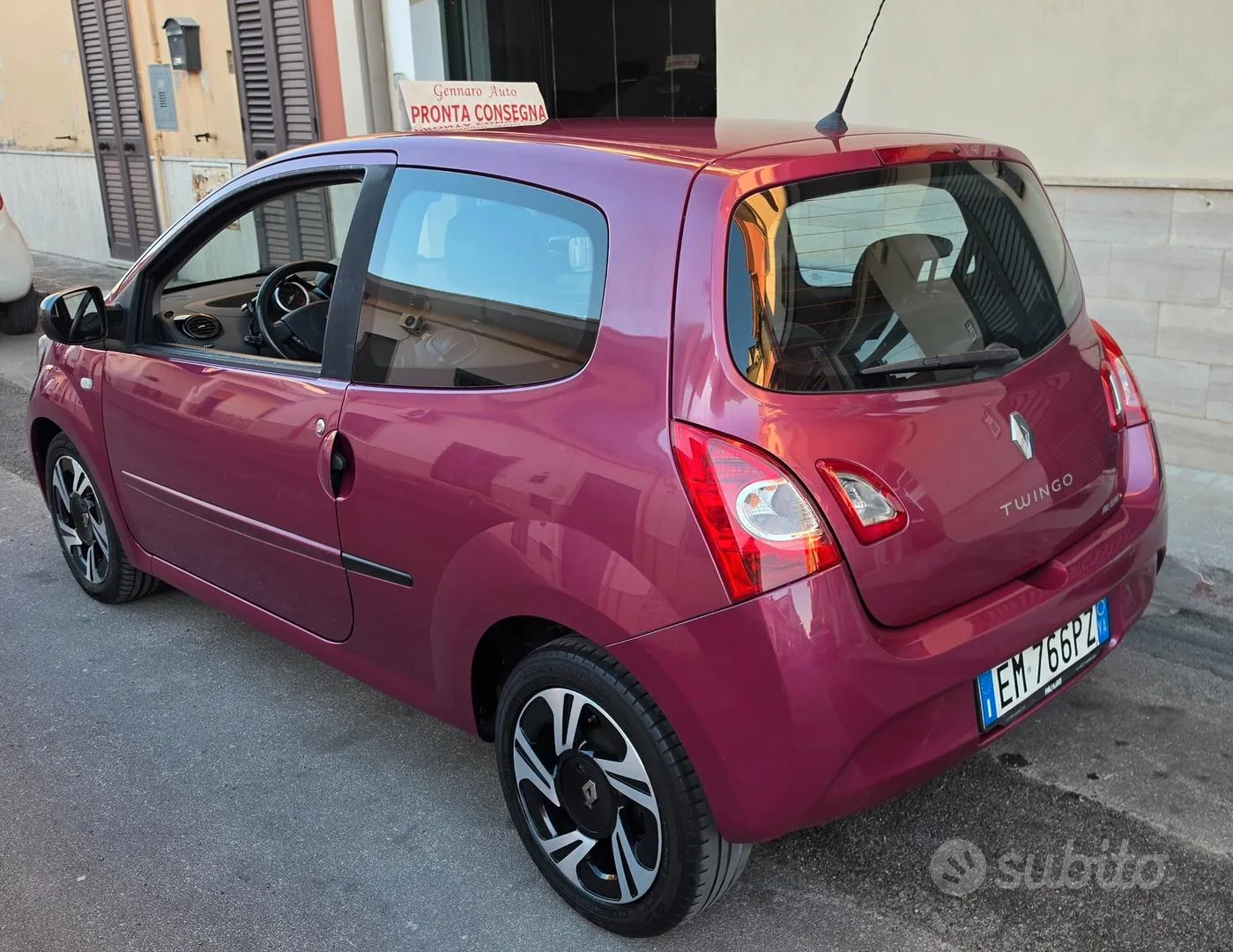 Renault Twingo 2012 photo 2