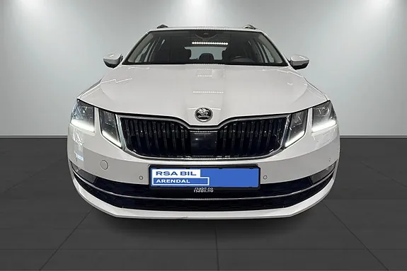 Skoda Octavia 2019 photo 2