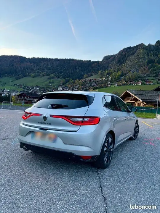 Renault Megane 2019 photo 2