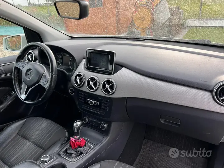 Mercedes-Benz B 2014 photo 5