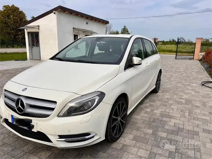 Mercedes-Benz B 2014 photo 2