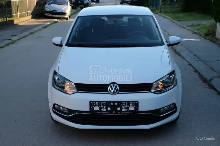 Volkswagen Polo 2015 photo 2
