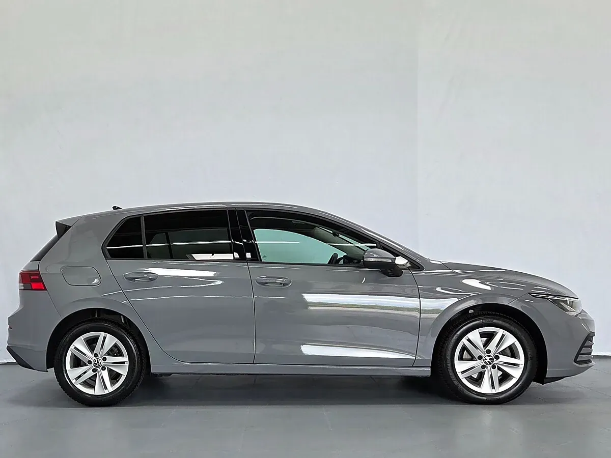 Volkswagen Golf 2024 photo 2