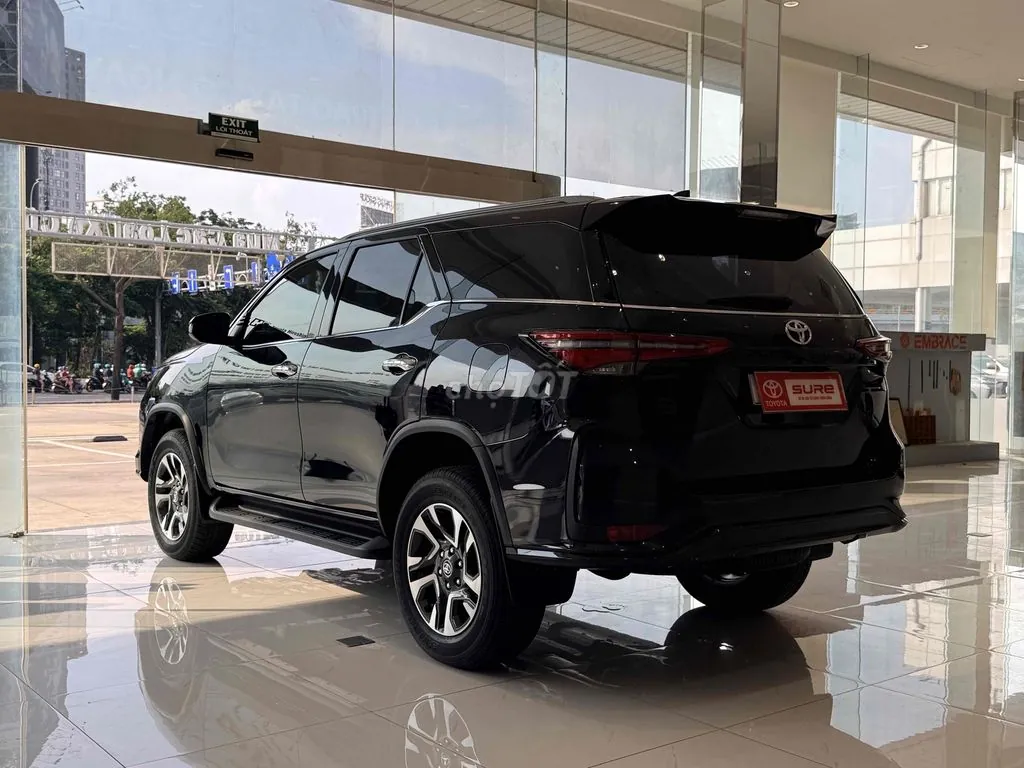 Toyota Fortuner 2025 photo 5