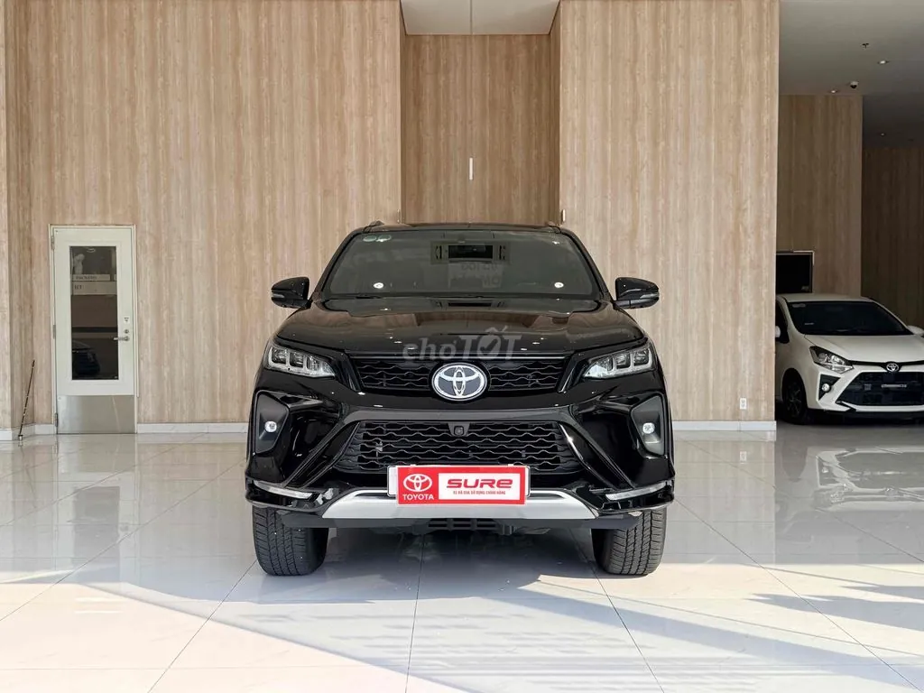 Toyota Fortuner 2025 photo 2