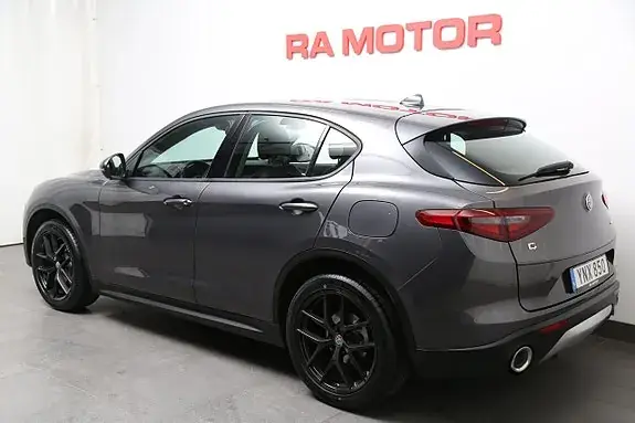 Alfa Romeo Stelvio 2017 photo 4