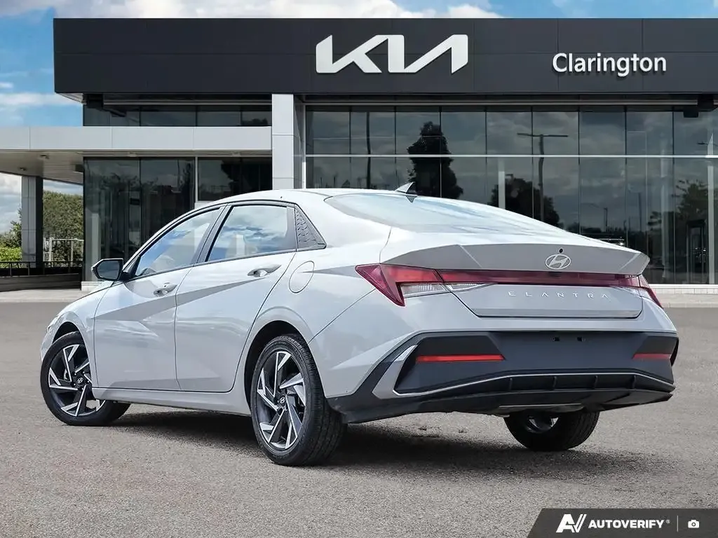 Hyundai Elantra 2025 photo 4