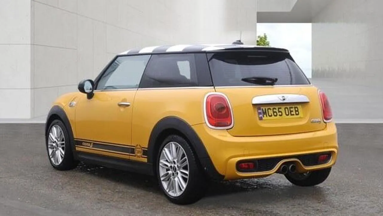 Mini Cooper S 2015 photo 3