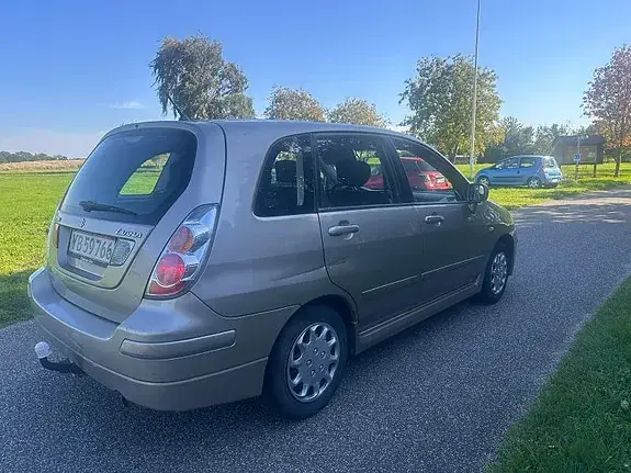 Suzuki Liana 2006 photo 4