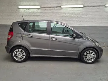 Mercedes-Benz A-Class 2010 photo 2