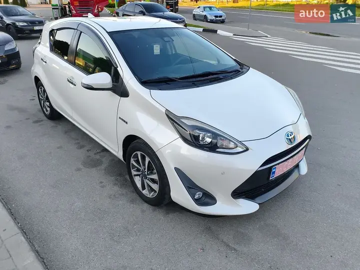 Toyota Aqua 2018 photo 5
