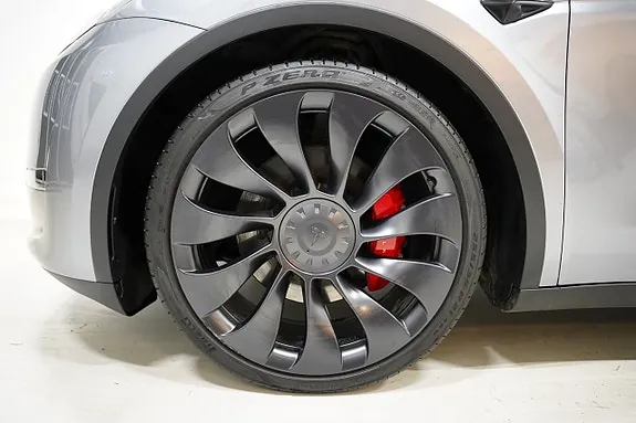 Tesla Model Y 2024 photo 4