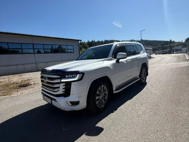 Toyota Land Cruiser 2021 photo 2