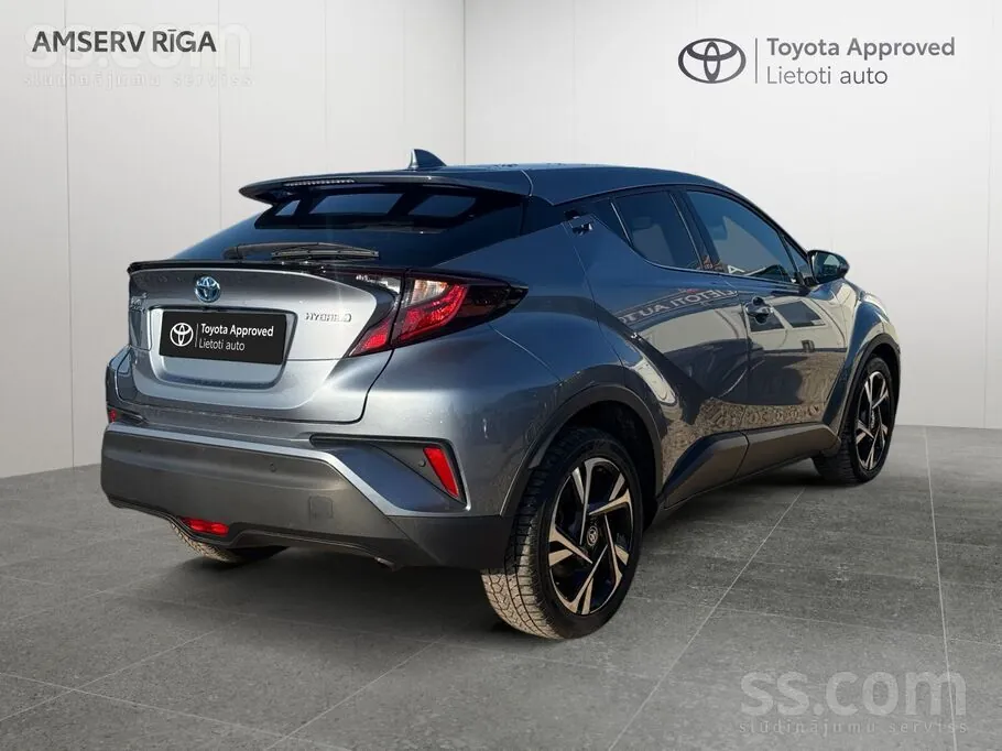 Toyota C-Hr 2023 photo 2
