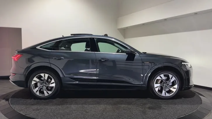 Audi E-Tron 2021 photo 2