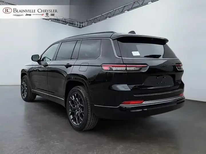 Jeep Grand Cherokee 2027 photo 5