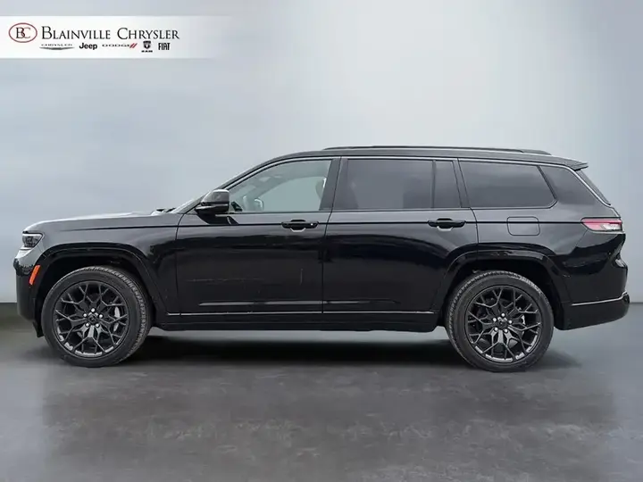 Jeep Grand Cherokee 2027 photo 3