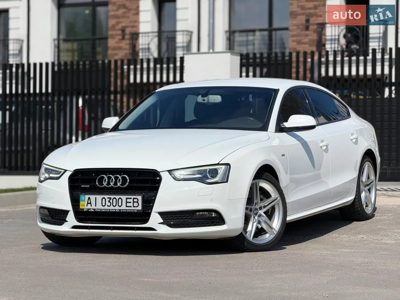 Audi A5 2012 photo 2