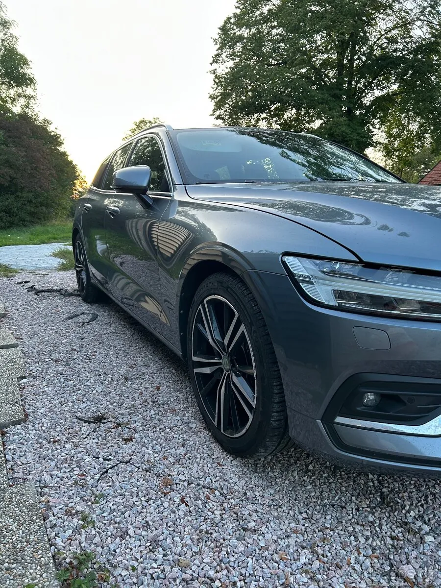 Volvo V60 2019 photo 3