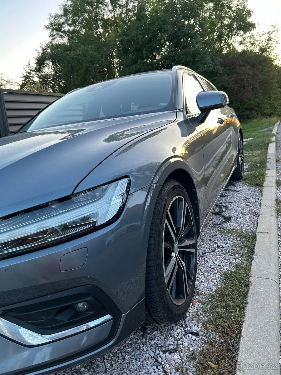 Volvo V60 2019 photo 4