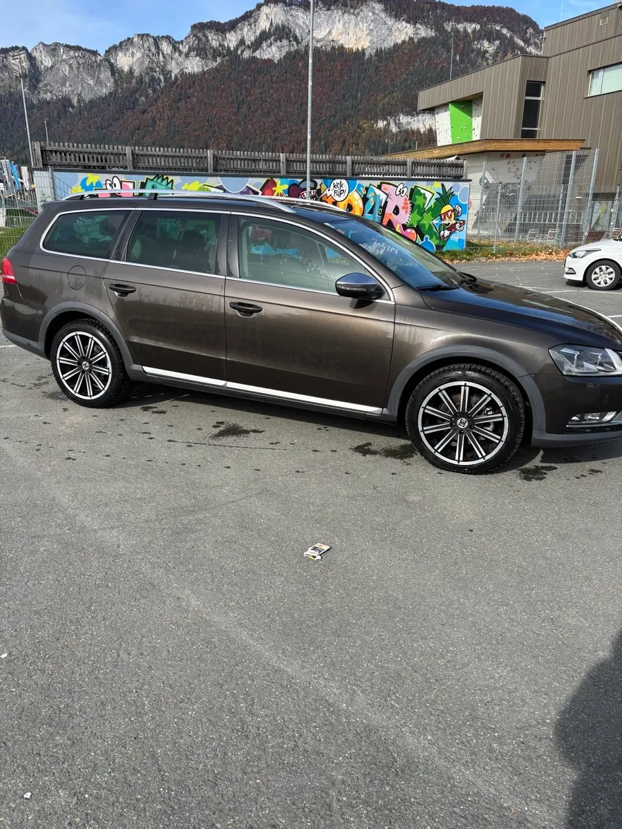 Volkswagen Passat 2013 photo 2