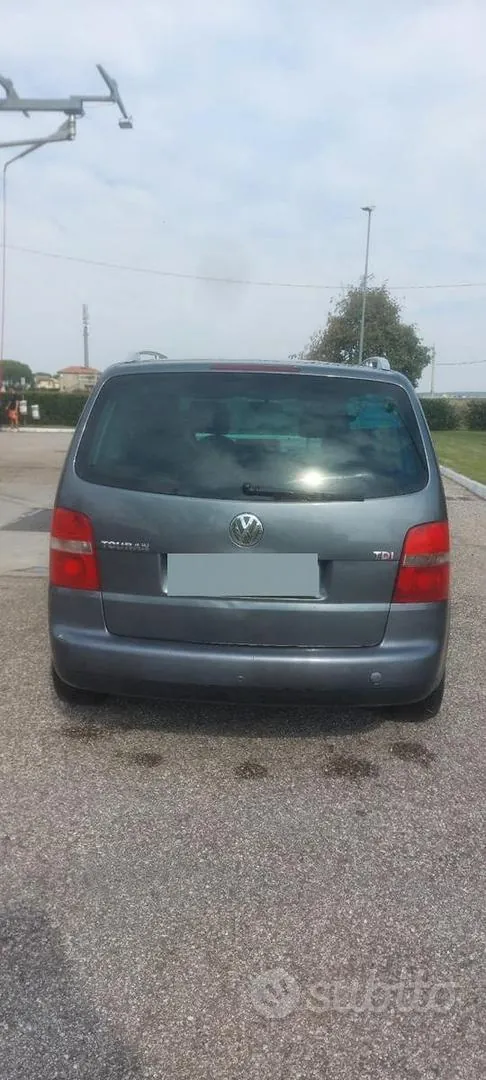 Volkswagen Touran 2004 photo 4