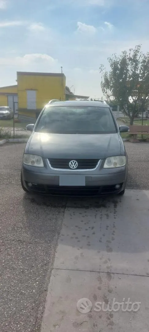 Volkswagen Touran 2004 photo 2
