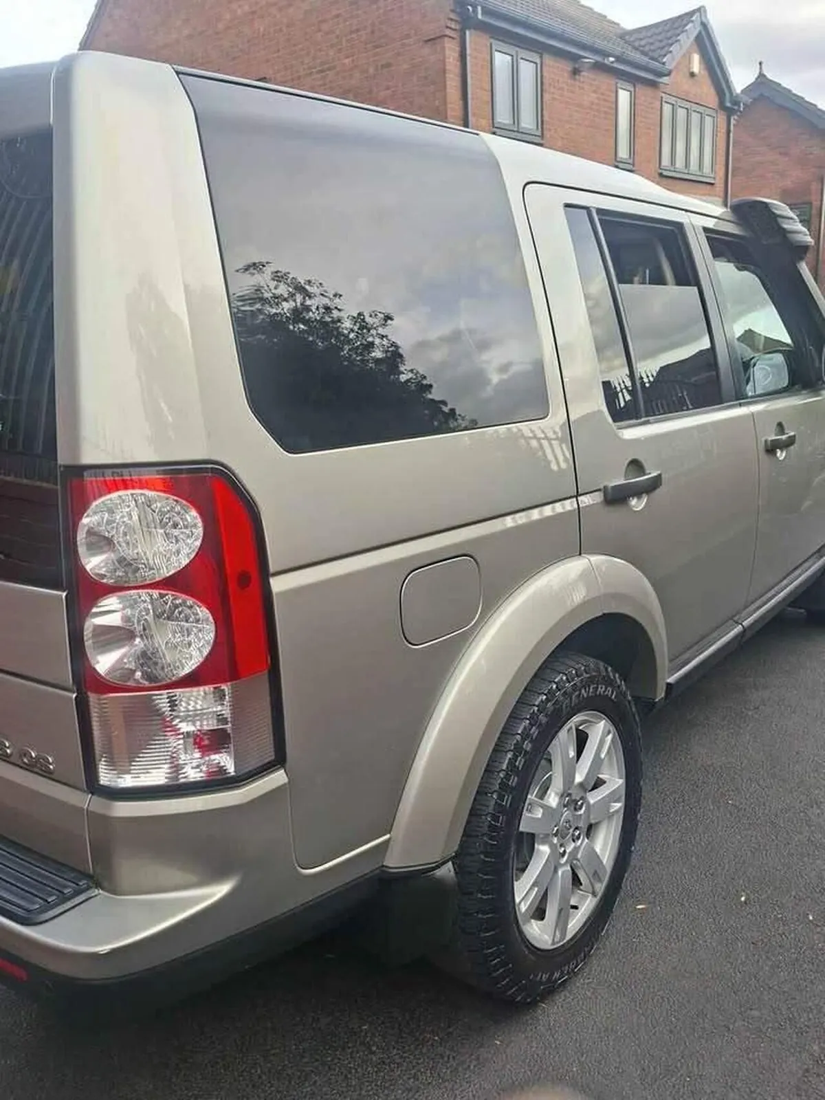 Land Rover Discovery 4 2012 photo 4