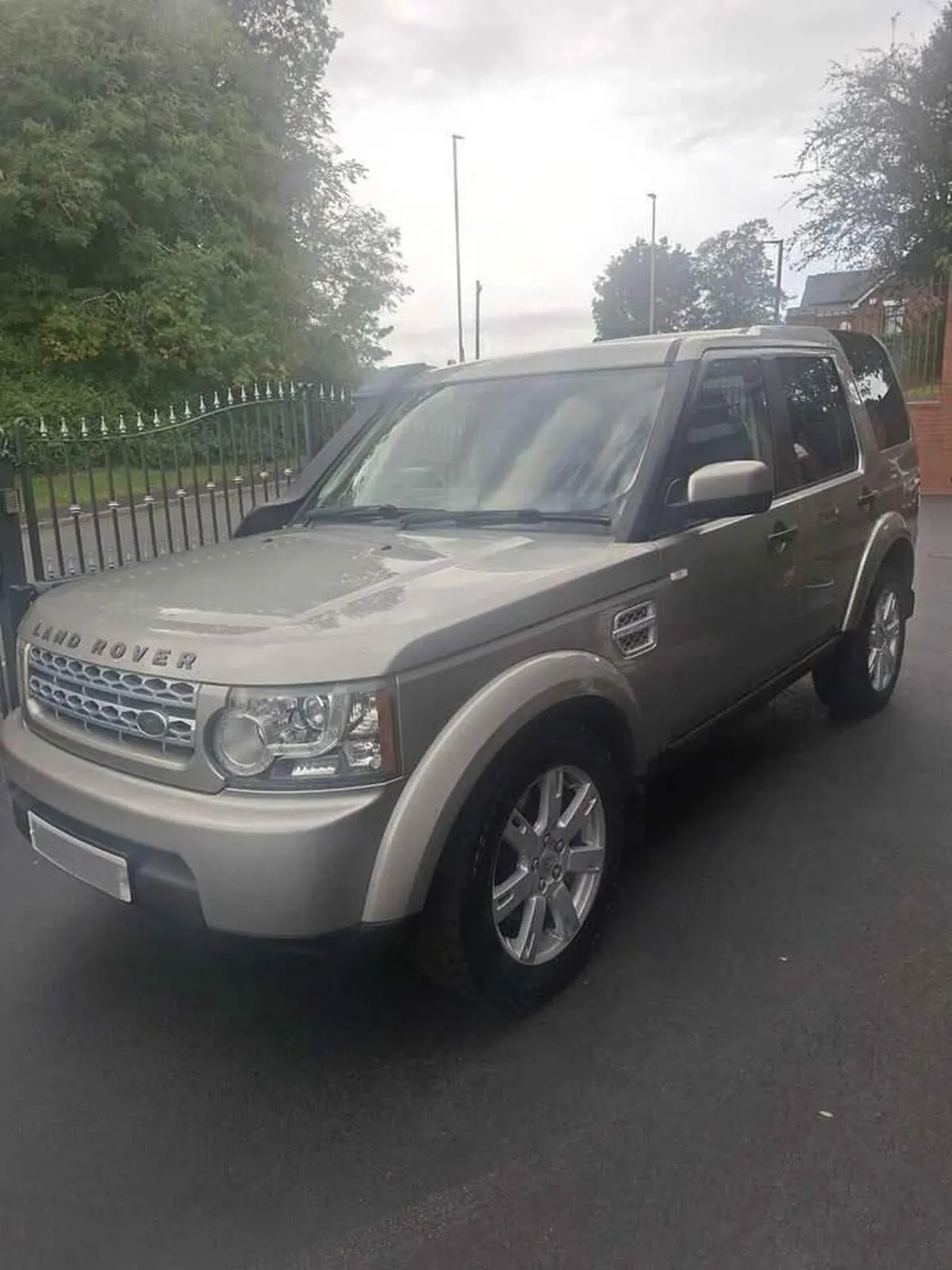 Land Rover Discovery 4 2012 photo 2