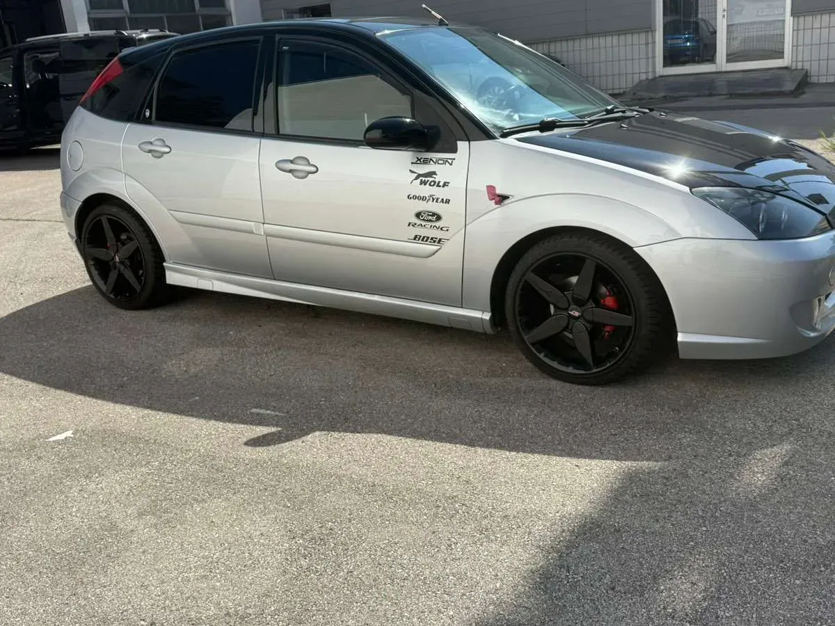 Ford Focus 1999 photo 2