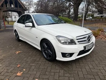 Mercedes-Benz C 300 2012 photo 2