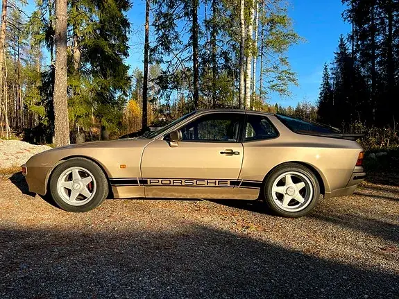 Porsche 944 1985 photo 3