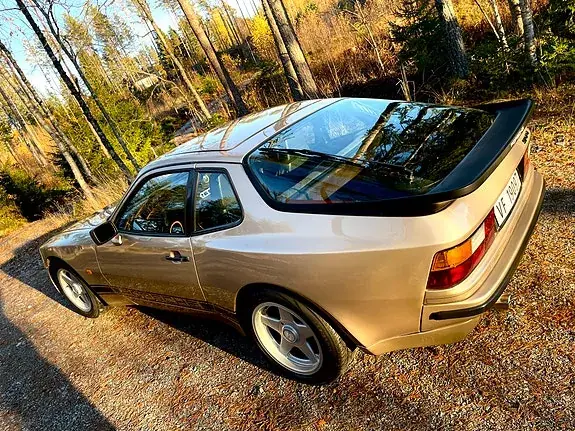 Porsche 944 1985 photo 2