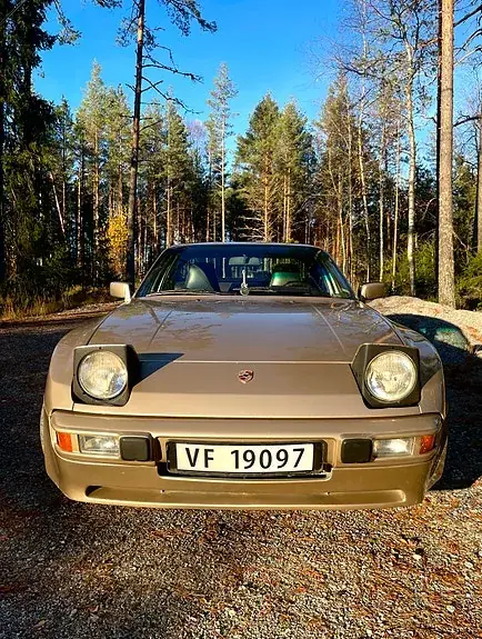 Porsche 944 1985 photo 4