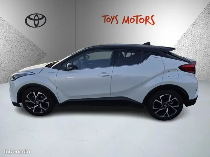 Toyota C-Hr 2019 photo 2