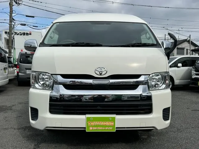 Toyota Hiace 2018 photo 2