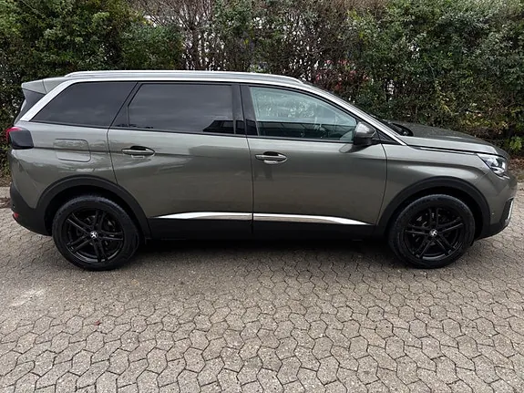 Peugeot 5008 2018 photo 5