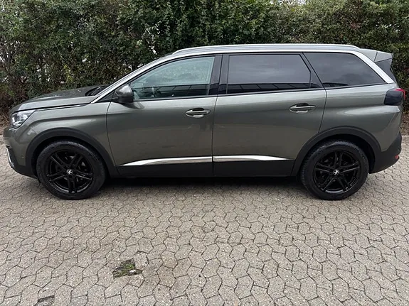Peugeot 5008 2018 photo 2