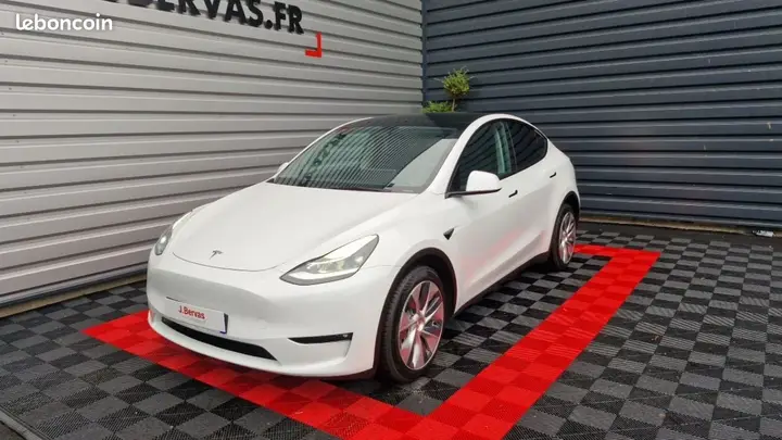 Tesla Model Y 2022 photo 2