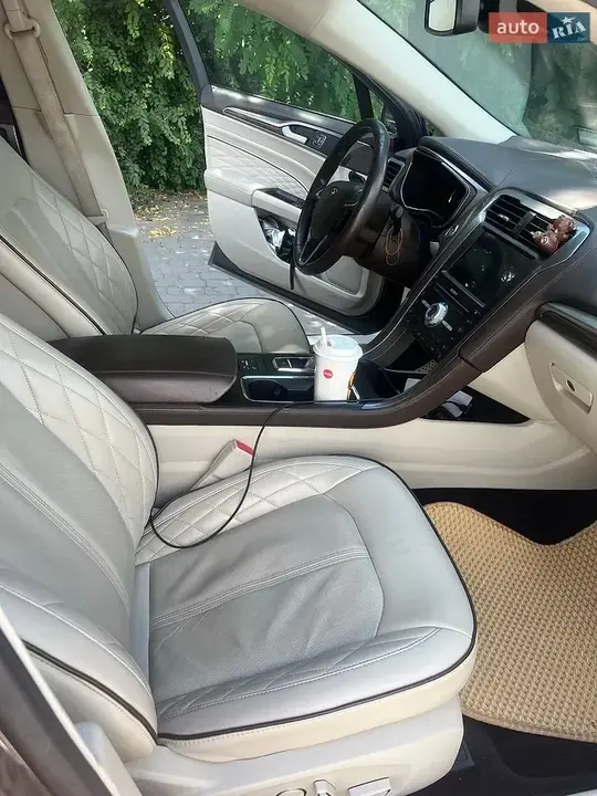Ford Fusion 2017 photo 2