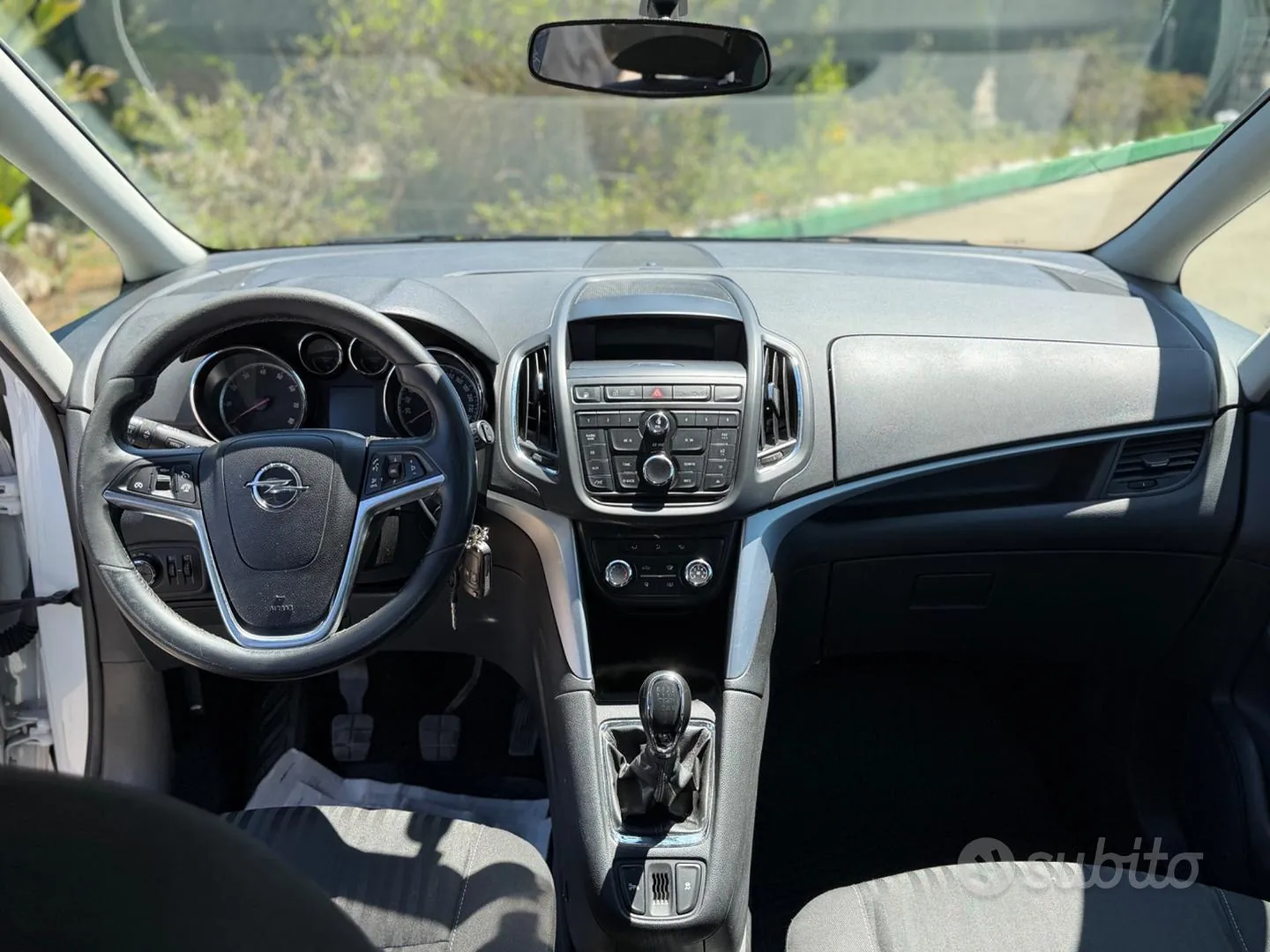 Opel Zafira Tourer 2012 photo 5
