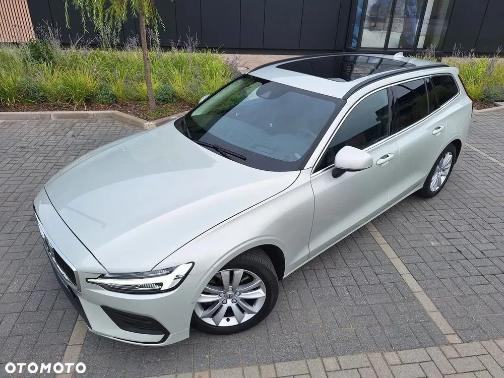 Volvo V60 2021 photo 2