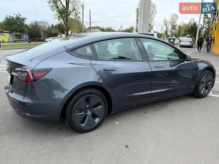 Tesla Model 3 2023 photo 5