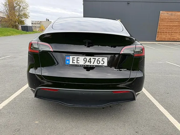 Tesla Model Y 2023 photo 5