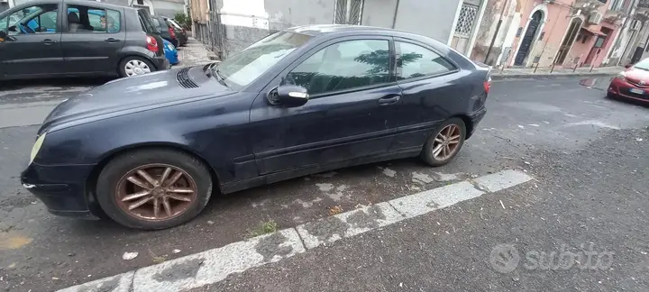 Mercedes-Benz C-Class 2003 photo 2